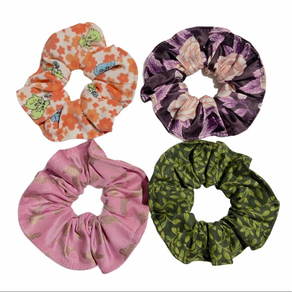 Handmade 4 Pieces Scrunchies Mixed Fabrics And Colors Handcrafted - Picture 3 of 10